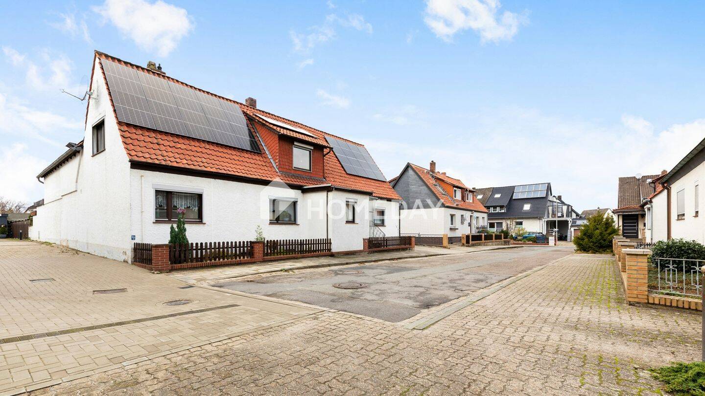 EFH mit ELW, Doppelgarage und Nebenhaus mit PV-Anlage & Speicher und Wärmepumpe in Lehre, 38165 Lehre