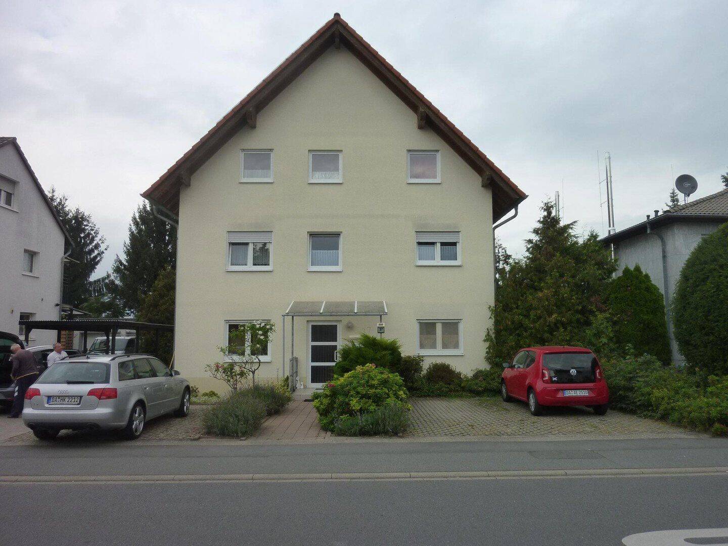 3 Zimmer, Küche Bad und WC im 1. OG eines MFH in Pfungstadt, 64319 Pfungstadt