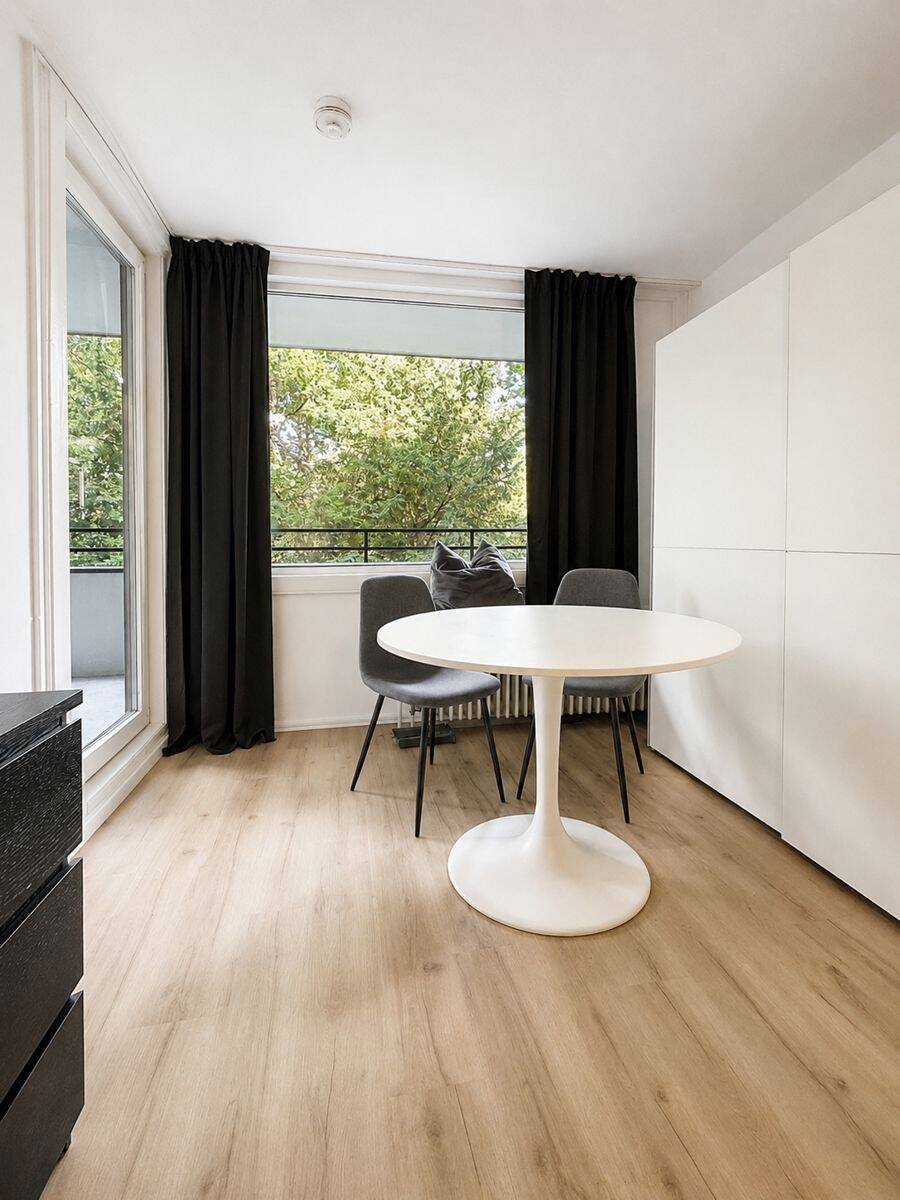 Charmantes Zimmer für Nachmieterin in 2er-Damen-WG in M-Milbertshofen, 80807 München (Milbertshofen-Am Hart Schwabing-Freimann)