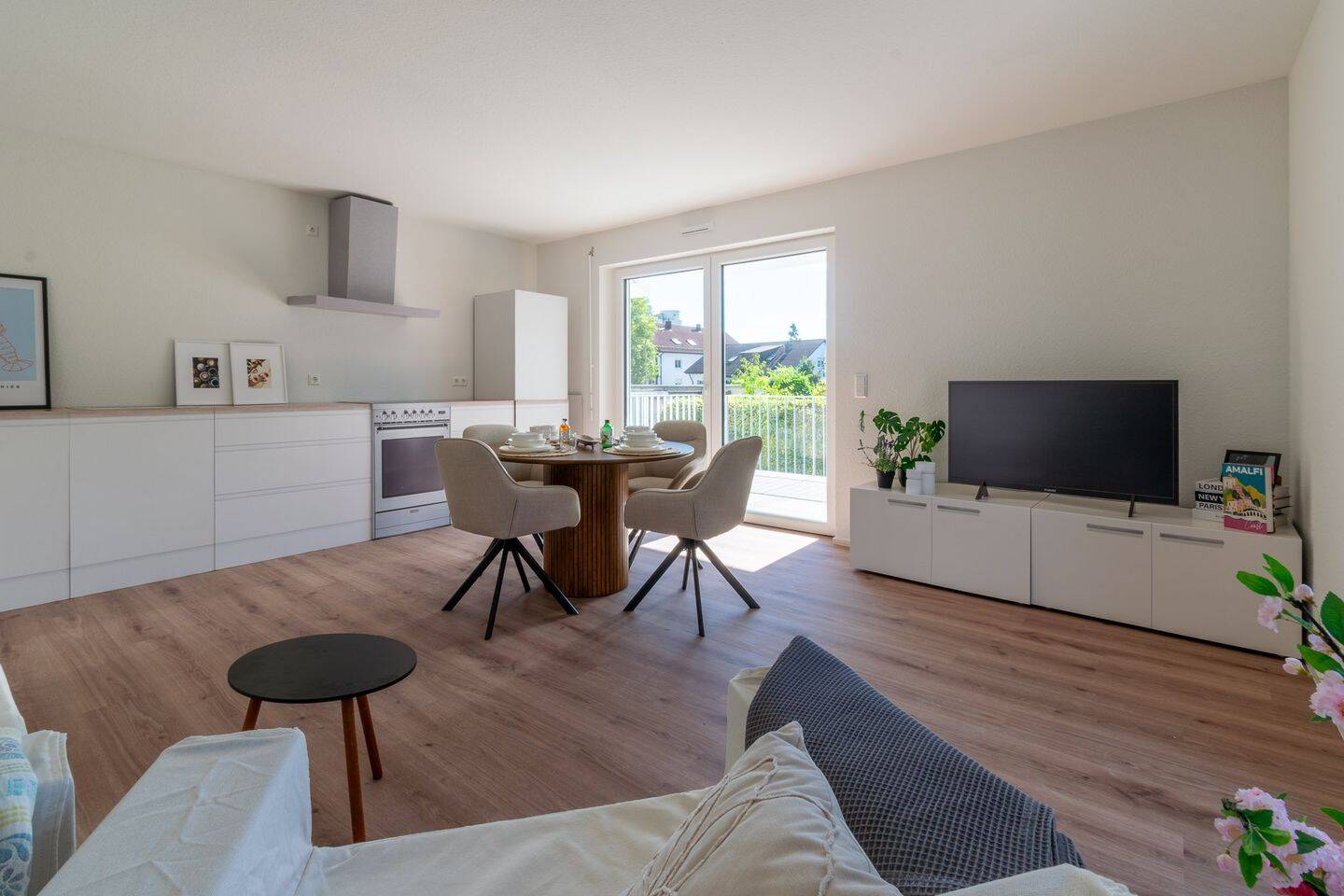 Lichtdurchflutete 3½-Zimmer-Wohnung im Erdgeschoss. Kurzfristig beziehbar., 74676 Niedernhall