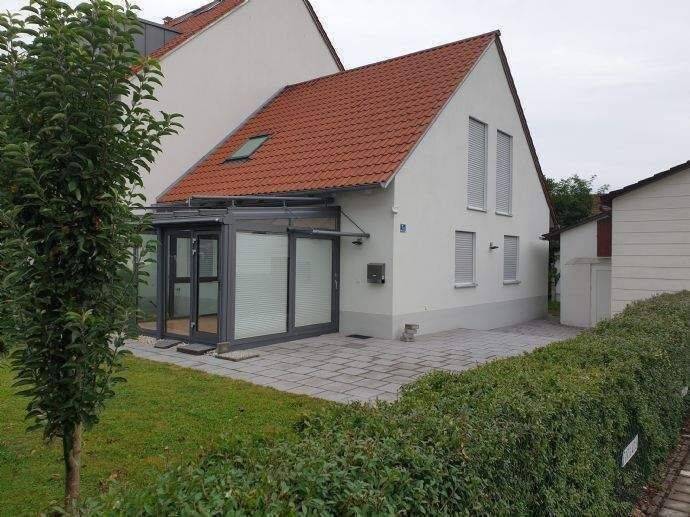 4 WG-Zimmer  in einem kleinen, individuellen Einfamilienhaus mit Wintergarten und PKW-Stellplatz, Neufahrn (S1), 85375 Neufahrn b. Freising