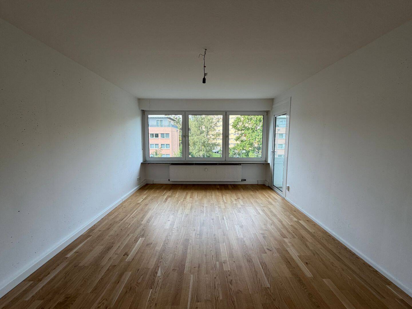Helle 3-Zimmer-Wohnung in guter Lage, 91058 Erlangen (Bruck Eltersdorf Erlangen-Süd Sebaldussiedlung Tennenlohe)