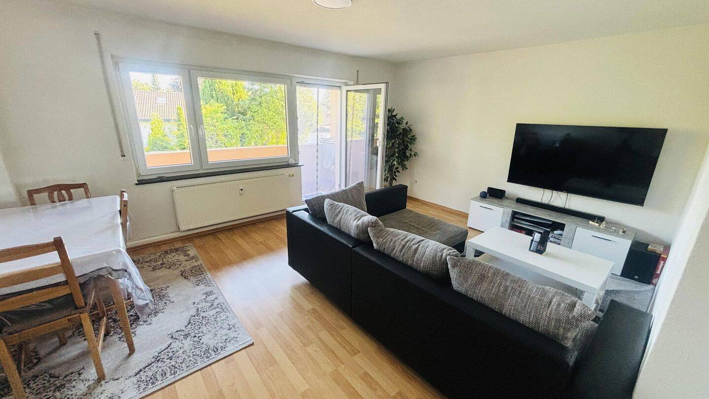Helle 3-Zimmer-Wohnung mit Balkon, Einbauküche und Garage in Onstmettingen, 72461 Albstadt