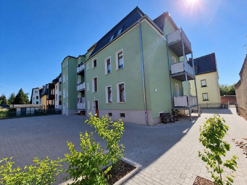 Vierraumwohnung mit Balkon u. separatem Eingang!, 8451 Crimmitschau