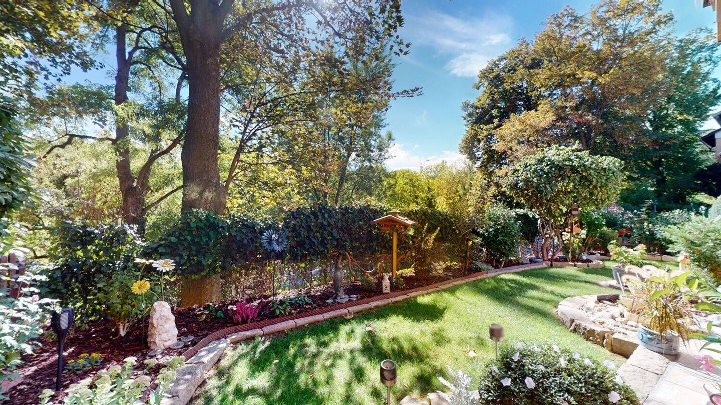 Gepflegte Split-Level-Wohnung mit Garten und Blick auf die Wörthspitze, 65934 Frankfurt am Main (Höchst Nied)