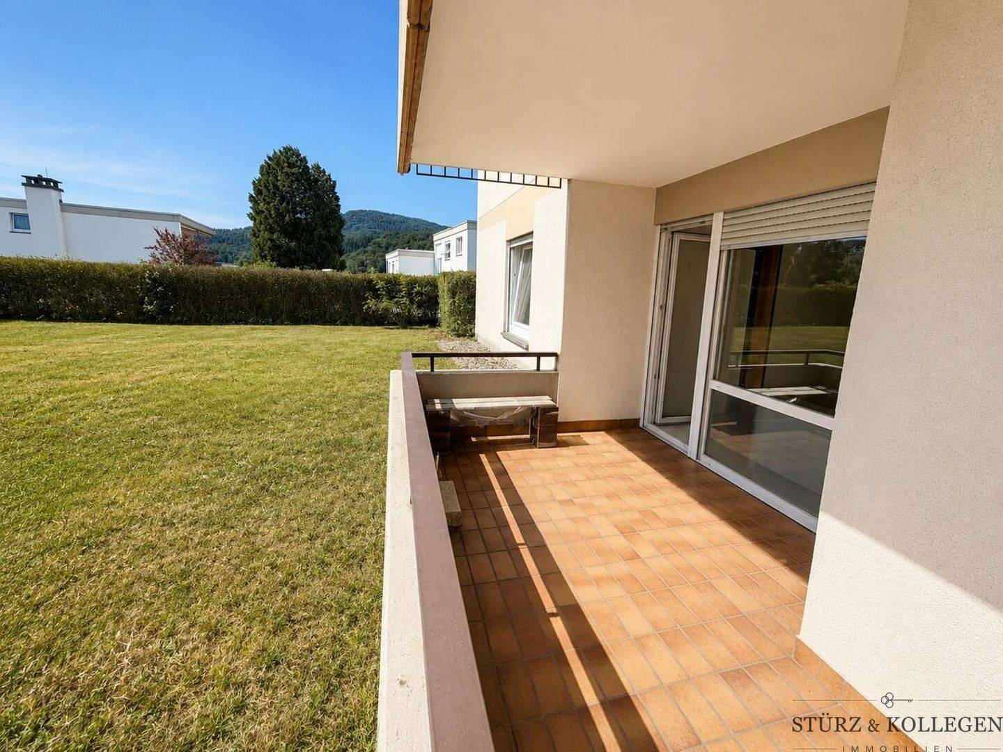 Komfortabel wohnen: 3,5 Zimmer mit Balkon, Aufzug & modernisiertem Bad, 76532 Baden-Baden