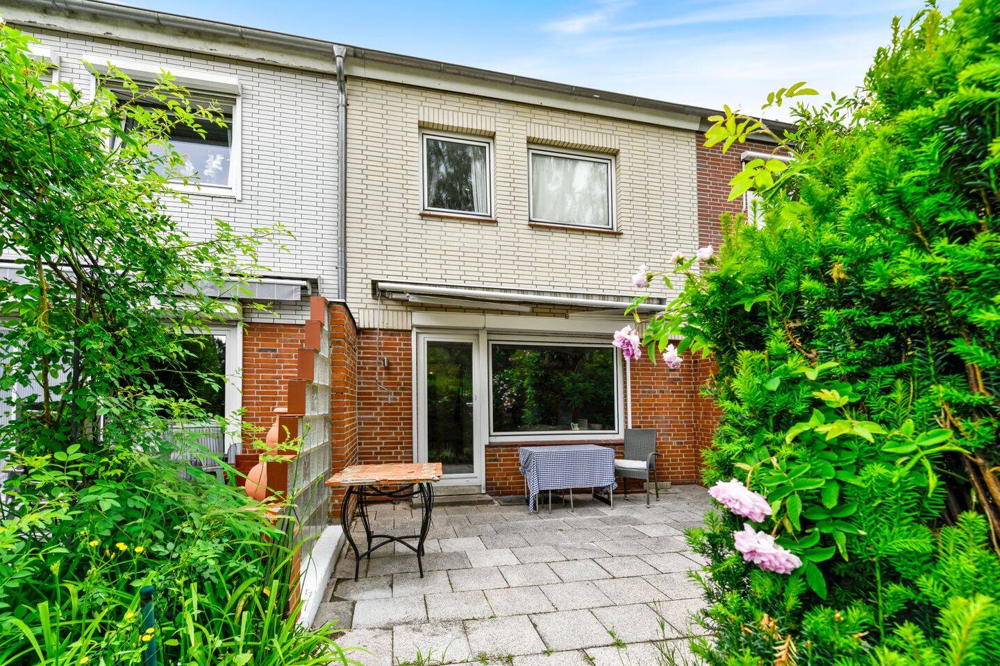 Wohnen mit Wohlfühlcharakter – Gepflegtes Erbpacht-Reihenmittelhaus mit schönem Garten, 22419 Hamburg (Hamburg-Nord Langenhorn)