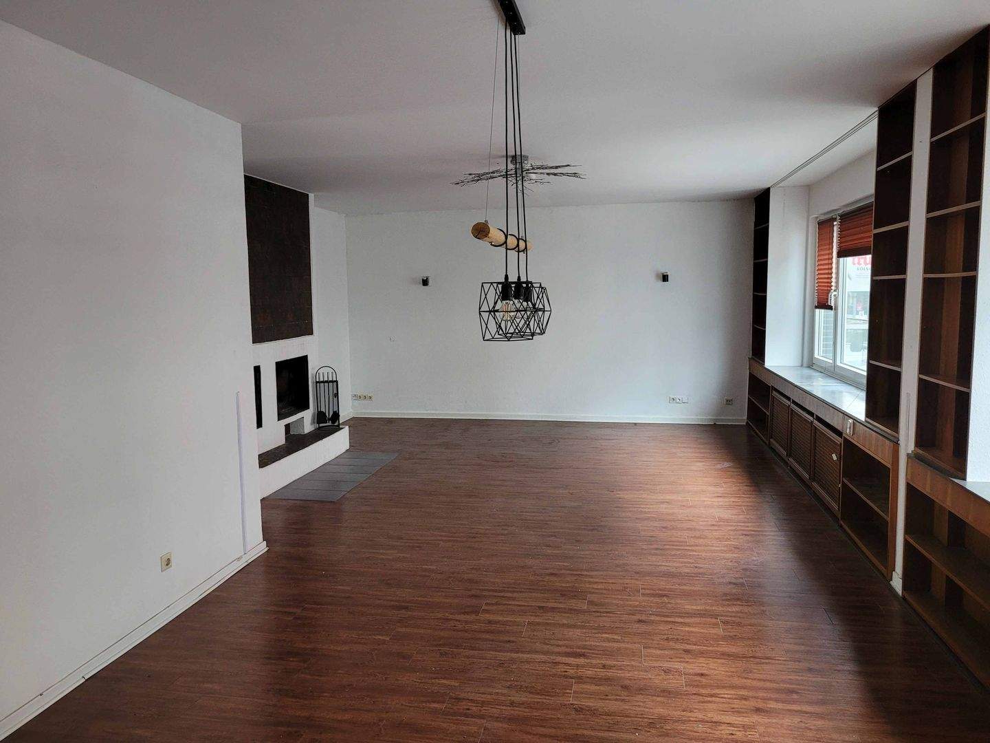 Geräumige 3-Zimmer-Wohnung mit Terrasse im Herzen von Bochum, 44787 Bochum (Innenstadt)