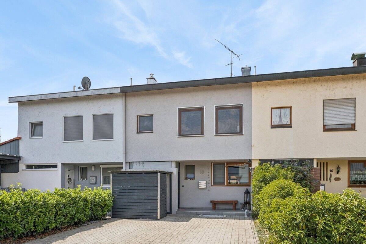 Renoviertes Reihenmittelhaus mit Garage und Garten, 79771 Klettgau