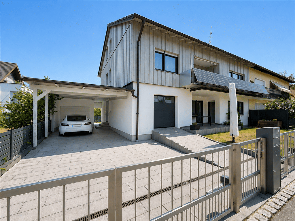 Großzügiges Zuhause für Familie, mehrere Generationen und individuelle Wohnideen, 82110 Germering