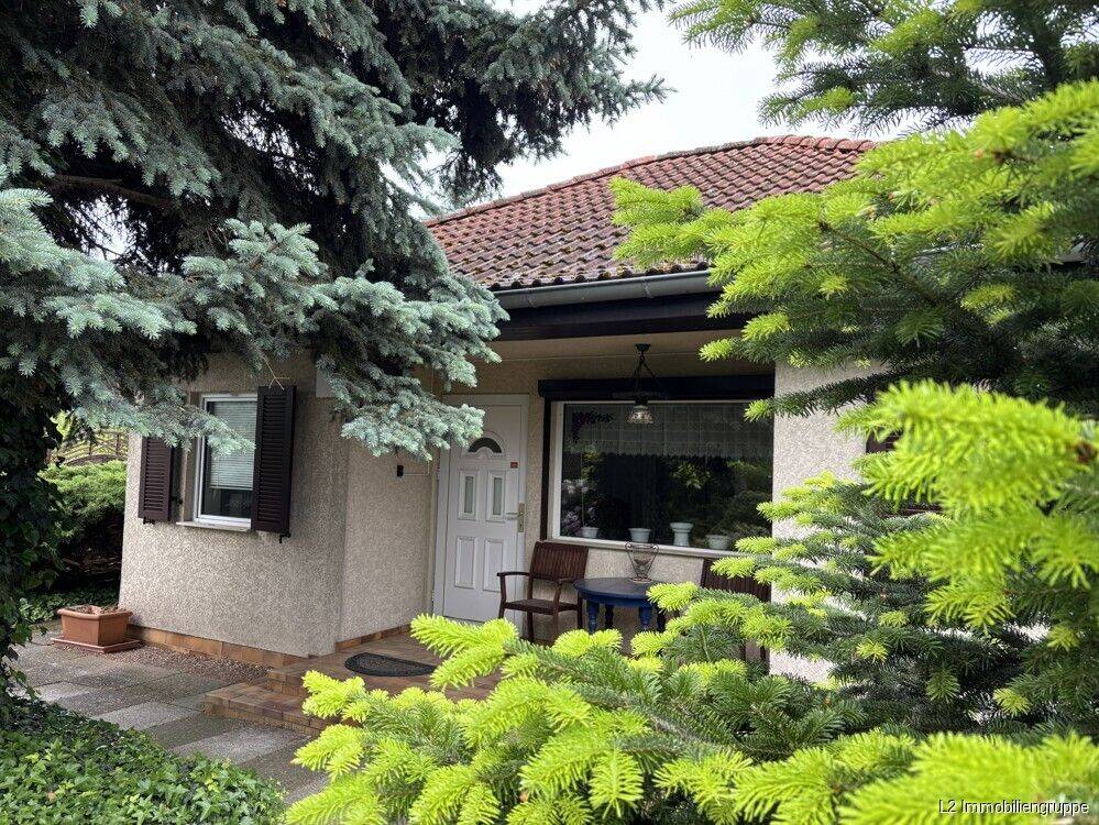 Idyllischer Bungalow auf großem Baugrundstück (1.560 m²) mit exzellentem Neubau-Potenzial in Coswig, 1640 Coswig