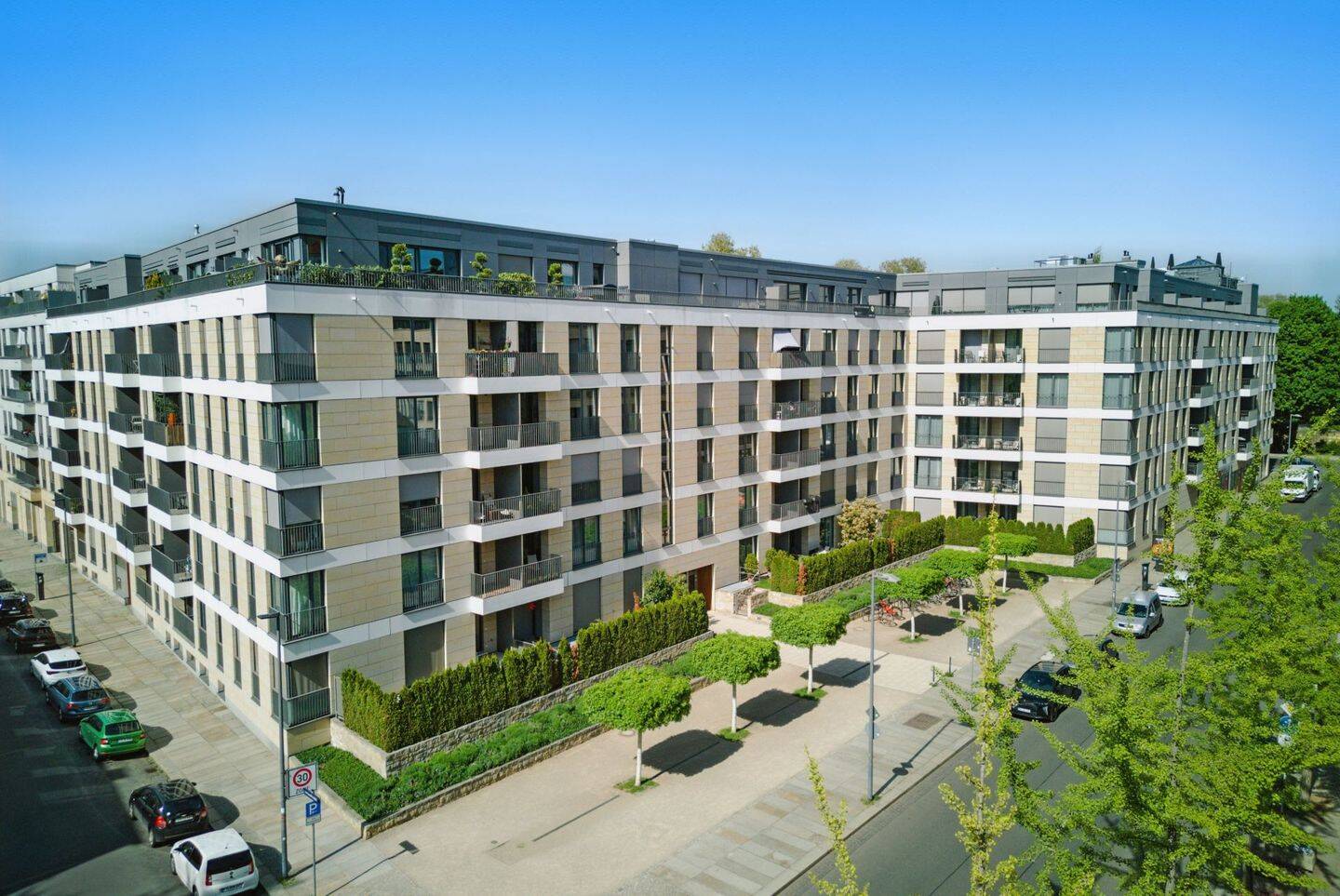Bezugsfrei im Palais am Herzogin Garten – moderne 2-Zimmer-Wohnung mit Balkon, TG & Wallbox, 1067 Dresden (Friedrichstadt Innere Altstadt Wilsdruffer Vorstadt/Seevorstadt-West)