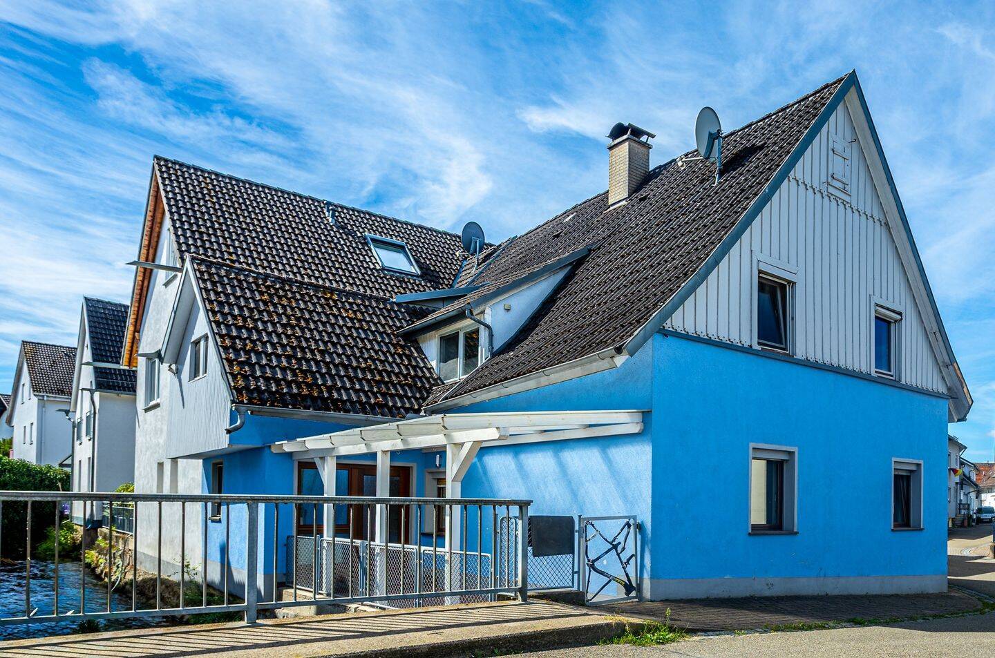 Eigenheim-Chance DHH! Gemütliches Wohn-Nest mit 5 Zimmern und 2 Terrassen, 77871 Renchen