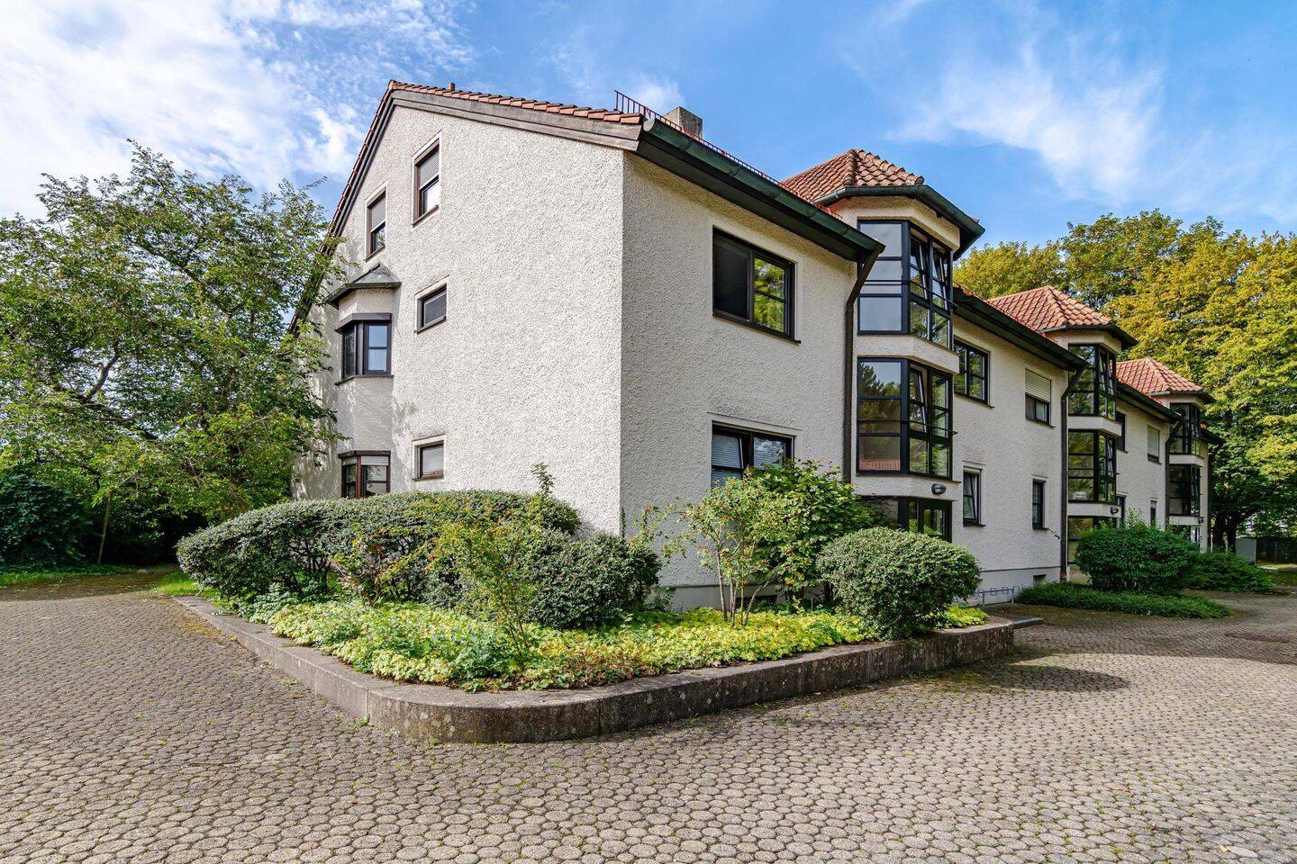 Ruhiges Wohnen mit Südwestbalkon und Blick ins Grüne!, 81476 München (Thalk. Obersendl.-Forsten-Fürstenr.-Solln)