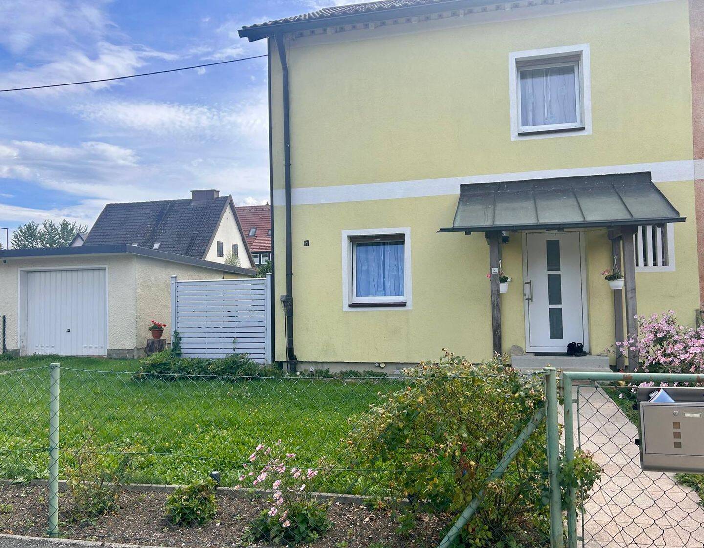 DHH mit großem Südgarten, 83395 Freilassing