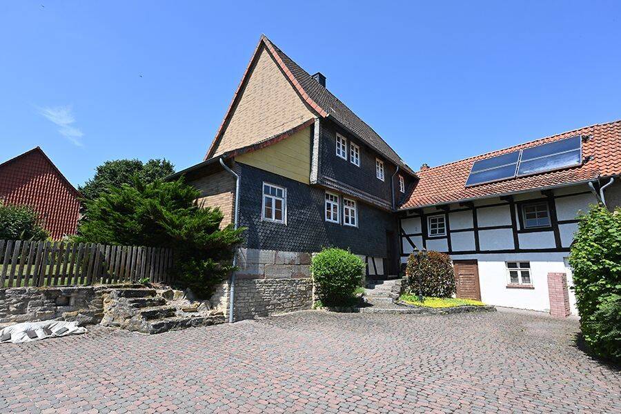 Historisches Bauernhaus mit Scheune und Ausbaureserve in Graste, 31195 Lamspringe