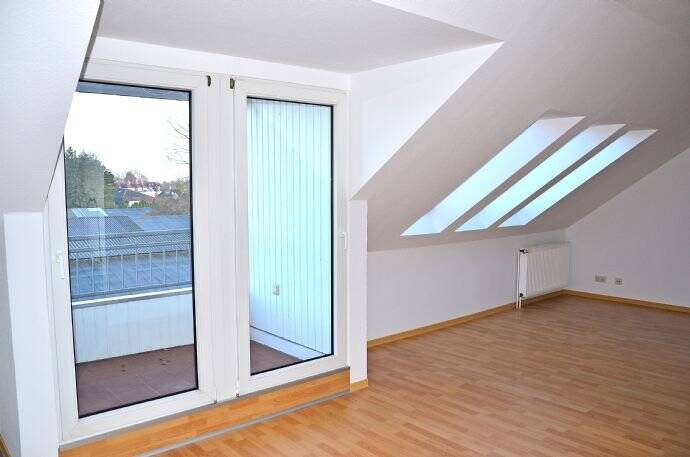 Renovierte Dachgeschoss-Wohnung mit Lift, Loggia und gelungener Raumaufteilung in zentraler Lage von Bad Zwischenahn, 26160 Bad Zwischenahn
