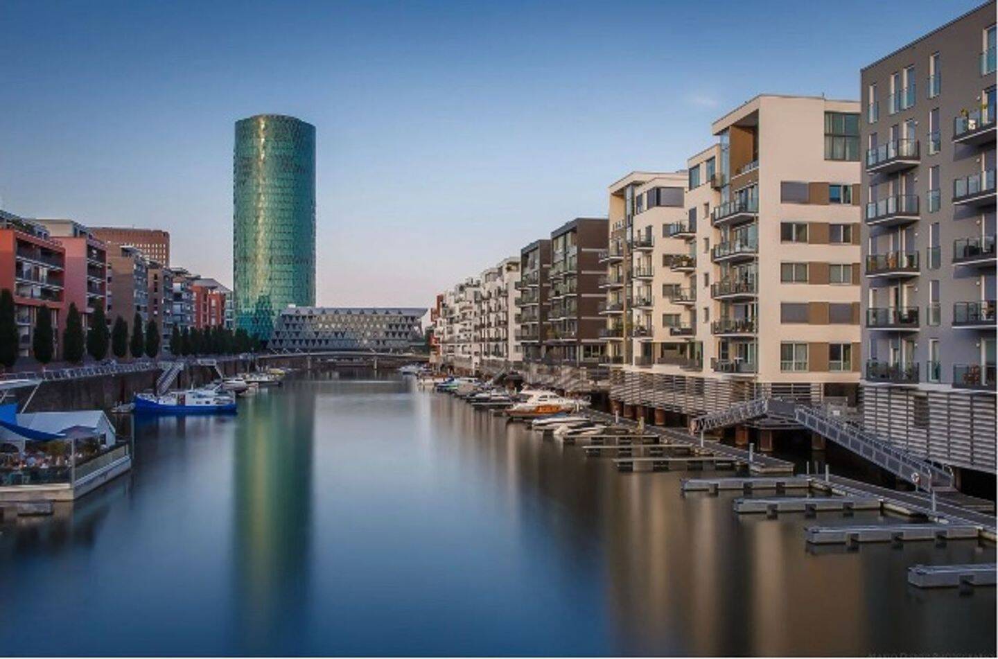 Drei Zimmer, 88 m², bodentiefe Fenster – Neubau am Westhafen, 60327 Frankfurt am Main (Gallus Gutleutviertel Westend-Süd)