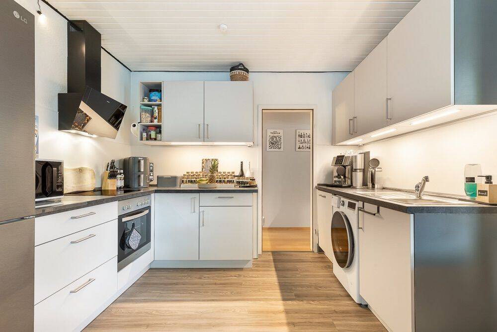 4,4 % Rendite – Modernisierte Dachgeschosswohnung mit Kamin und West-Dachterrasse, 22175 Hamburg (Wandsbek Bramfeld)