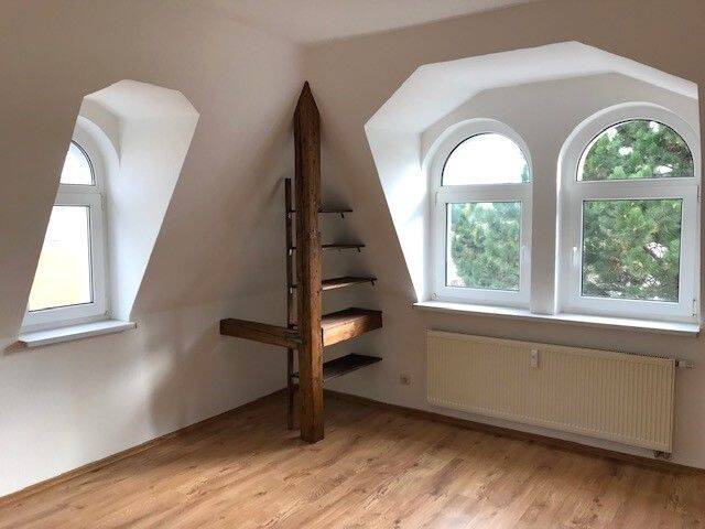Großzügige charmante Dachgeschosswohnung zentral gelegen, 98693 Ilmenau