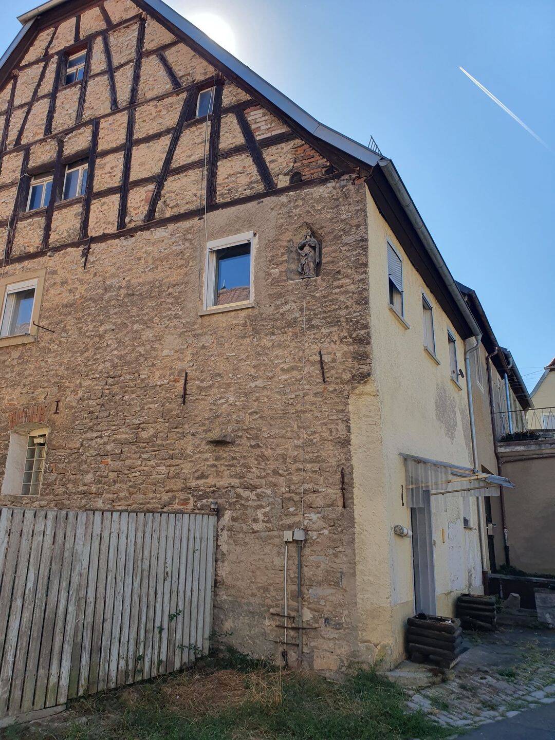 Haus mit Geschichte trifft auf Gegenwart für wohnliche Zukunft, 97337 Dettelbach