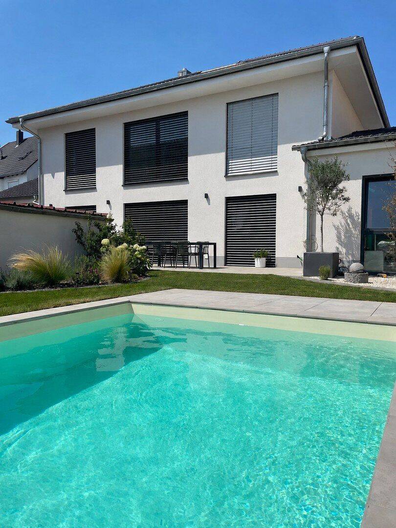 Modernes Traumhaus mit Pool – großzügiges Wohnen in Steinfeld, 76889 Steinfeld