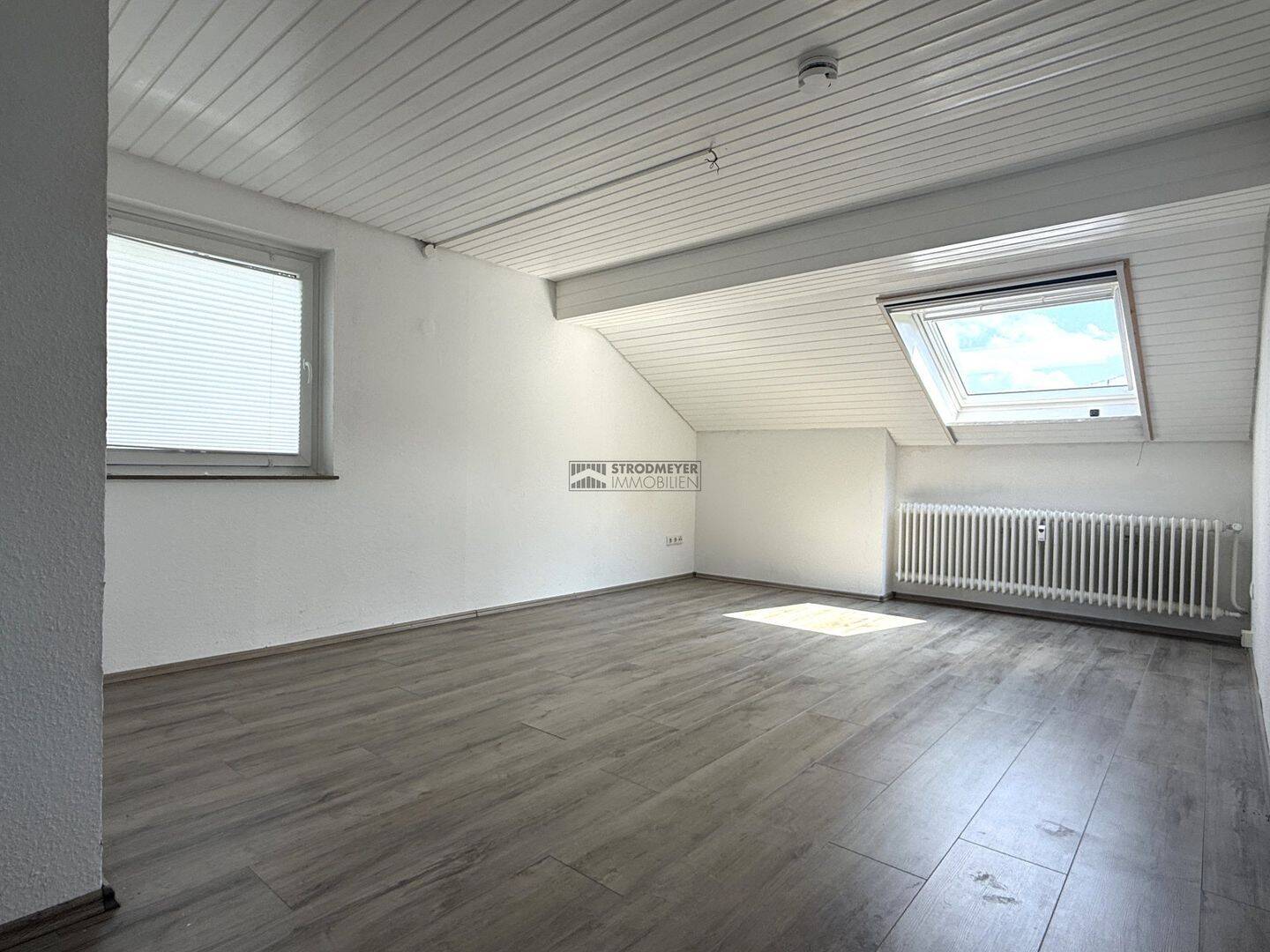 Herdecke: Helle und moderne Dachgeschosswohnung – ideal für junge Leute!, 58313 Herdecke
