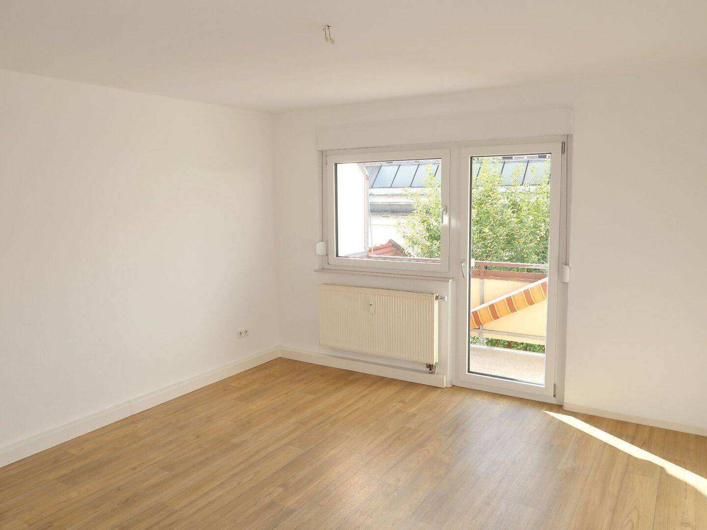 Helle 2-Zimmer-Wohnung mit Balkon zum begrünten Innenhof, 90443 Nürnberg