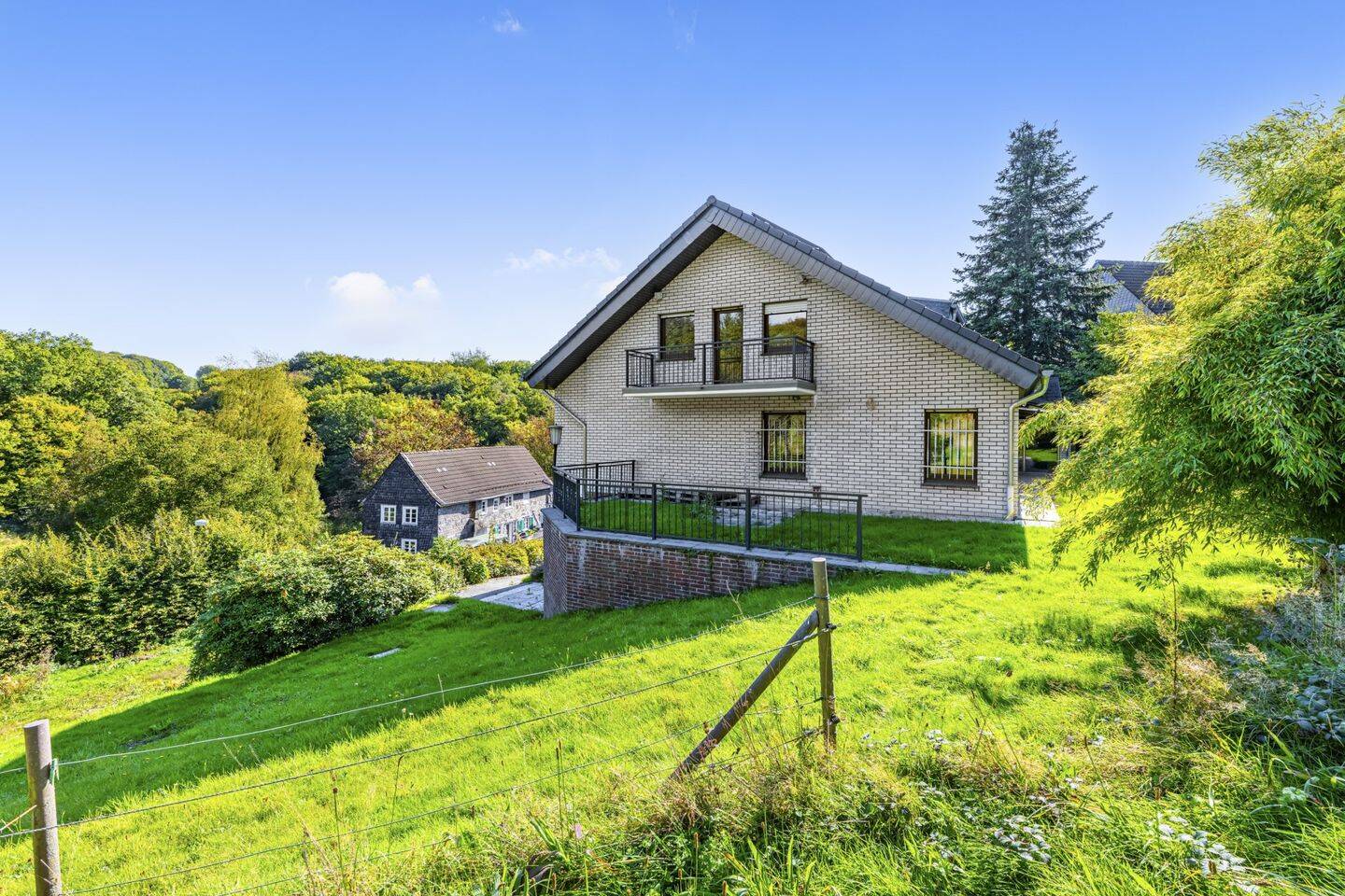 Mehrgenerationenhaus oder Wohnen mit Tieren? – hier gibt es viele Möglichkeiten!, 42855 Remscheid (Innen Lüttringhausen Nord Süd West)