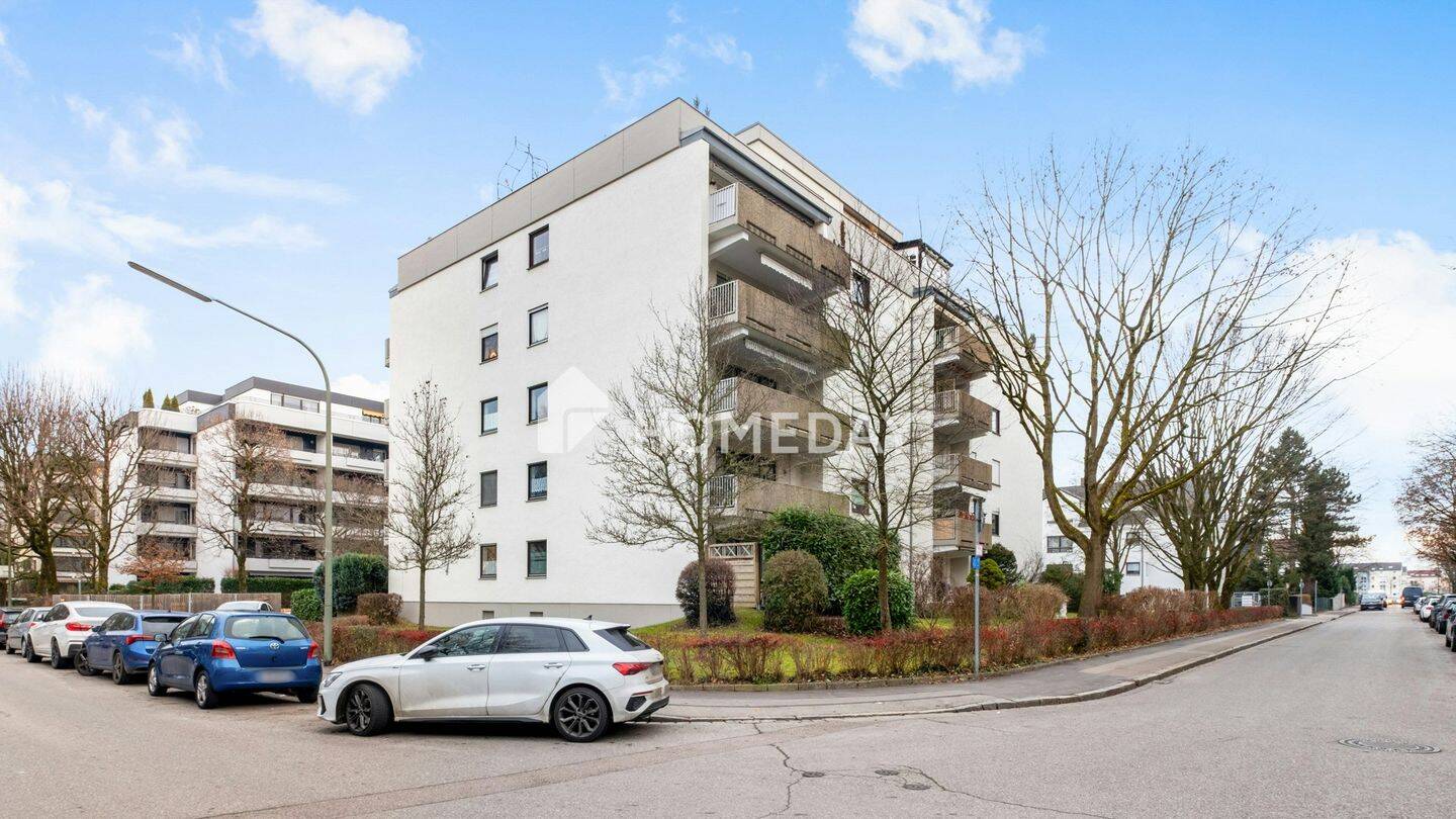 Großzügige Vier-Zimmer-Wohnung mit Loggia, Weitblick und gepflegter Wohnqualität in beliebter Lage, 86199 Augsburg (Bergheim Göggingen Haunstetten Inningen)
