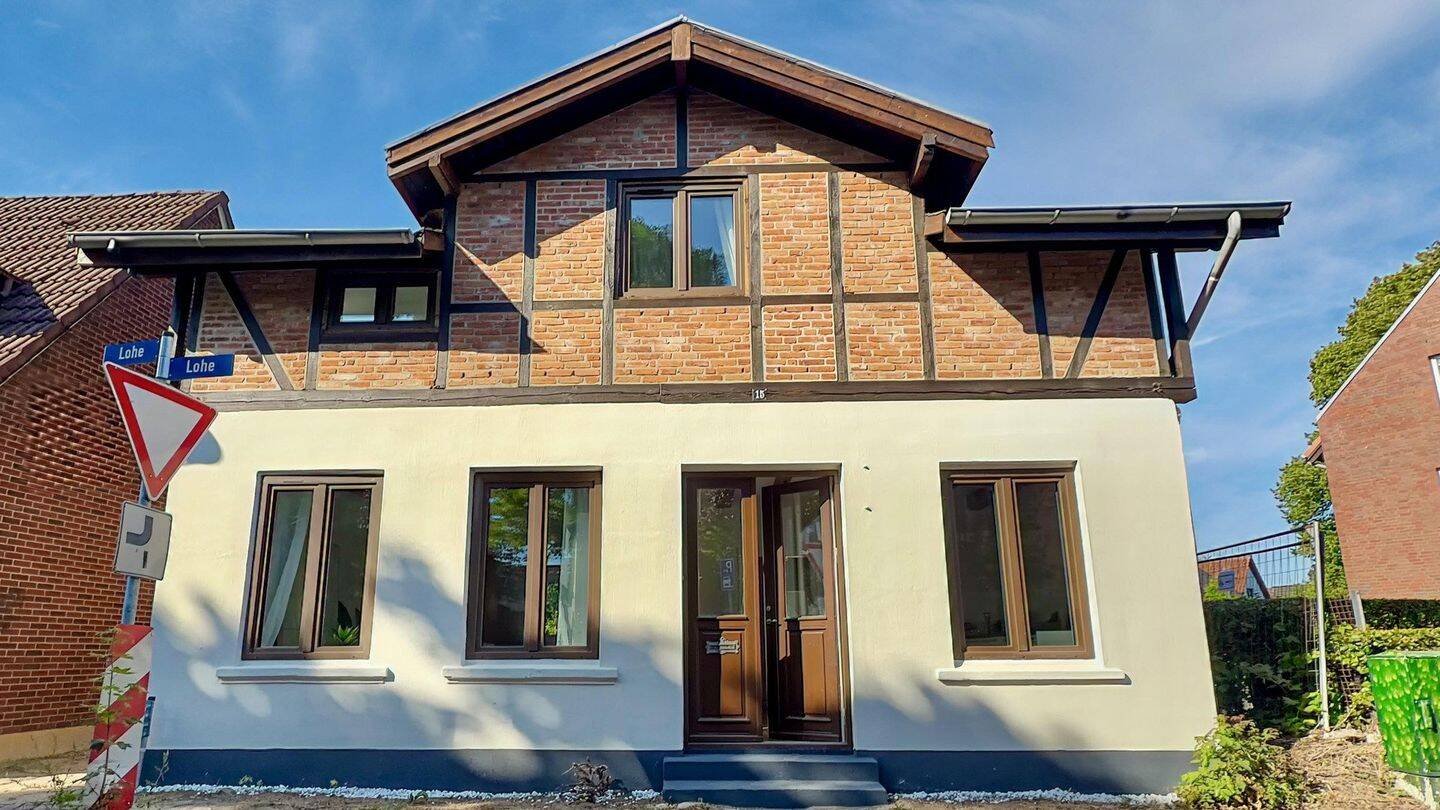 Wohnen mitten in Ahrensburg – EFH mit großzügigem Garten, 22926 Ahrensburg
