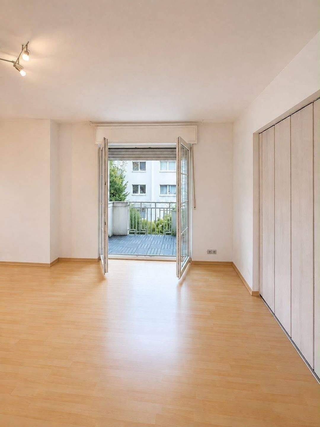 110 m² Altbau im Westend-Süd mit Balkon & Einbauküche, 60325 Frankfurt am Main (Bockenheim Gallus Westend-Süd)
