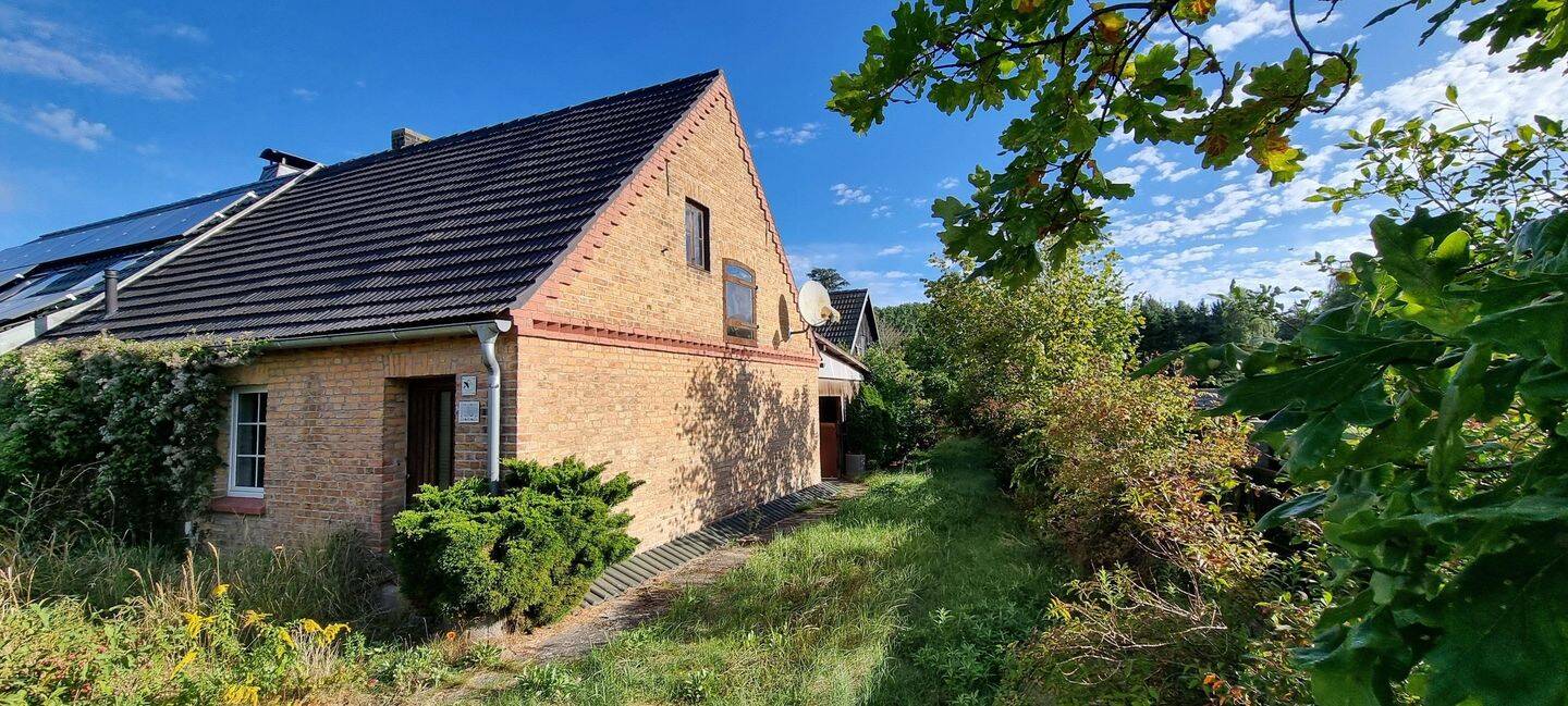 Romantisches Einfamilienhaus am Wald – wenige Minuten bis zum Strand im Seebad, 17379 Lübs