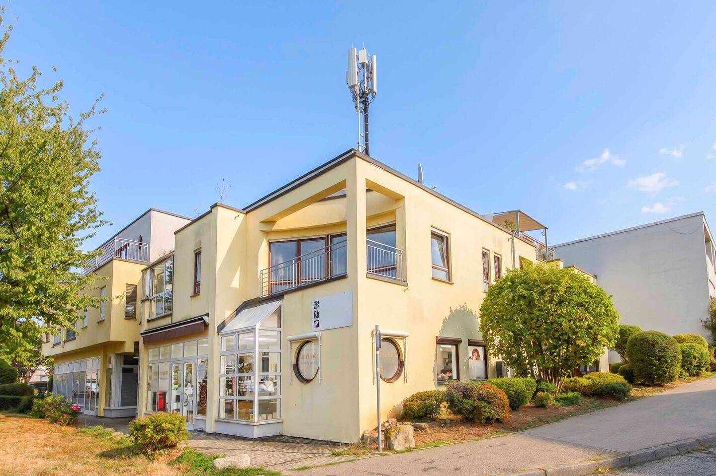 Attraktive Rendite trifft Wohnkomfort: 2,5-Zi.-Wohnung mit Jacuzzi, 71642 Ludwigsburg