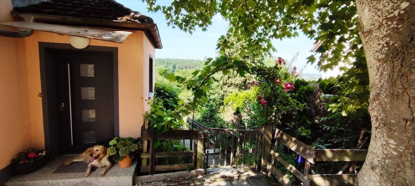 Einfamilienhaus mit großem Garten, Holzofen und Einbauküche in Herrieden, 91567 Herrieden