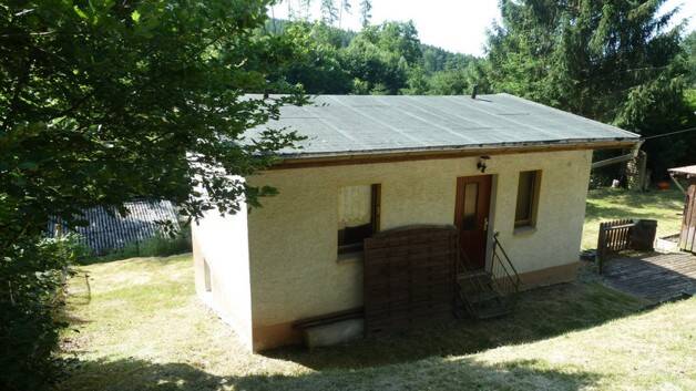 Zwei Ferienhäuser in Traumhafter Lage am Waldesrand, 98597 Fambach
