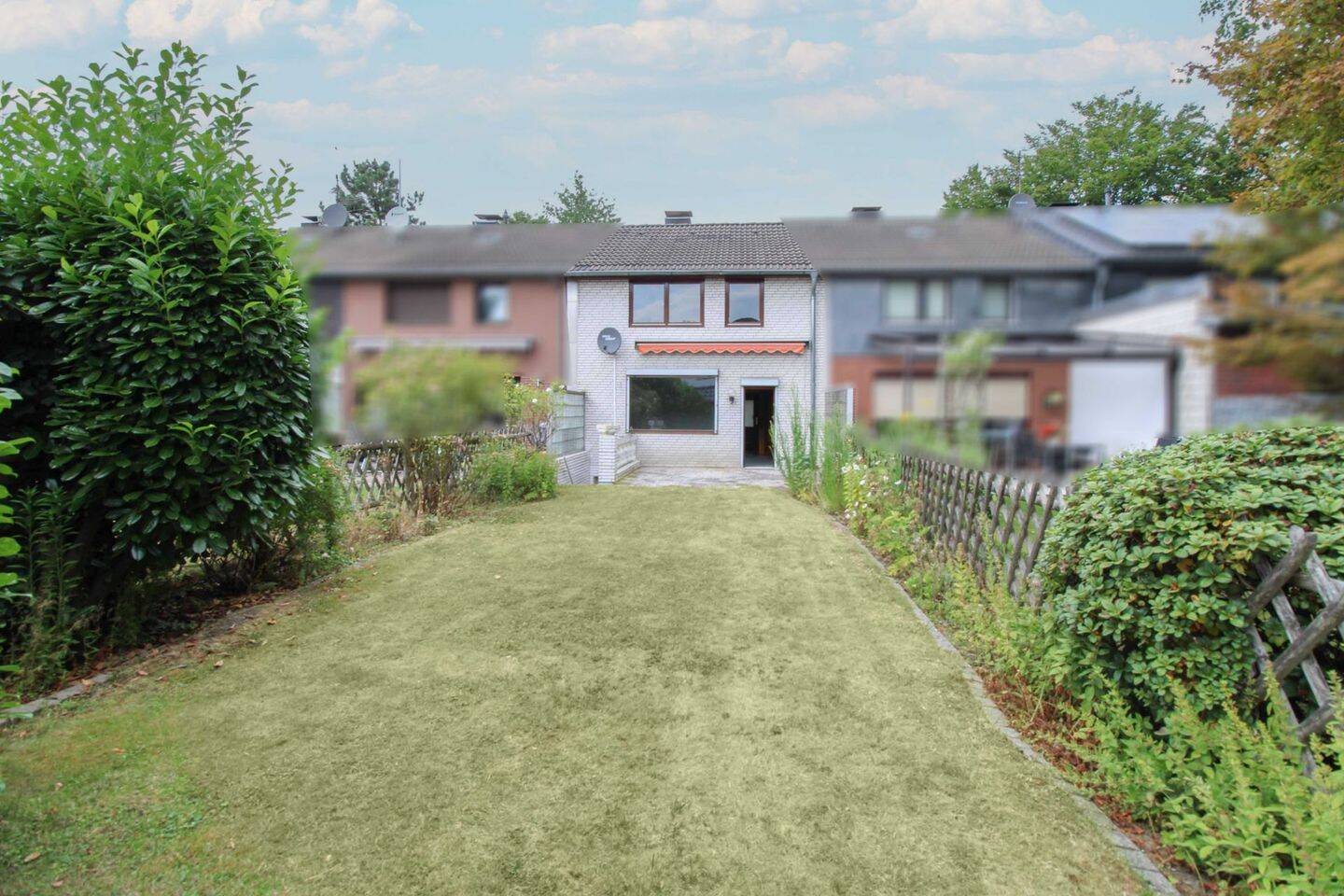 Charmantes Zuhause mit Potenzial- Reihenmittelhaus in Essen, 45309 Essen (Kray Schonnebeck)
