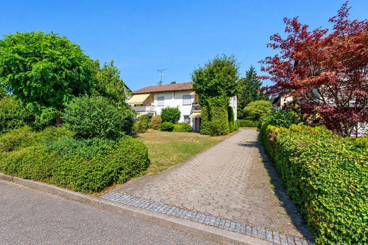 Ihr eigenes Zuhause mit Garten – Doppelhaushälfte mit viel Potenzial, 78224 Singen (Hohentwiel)