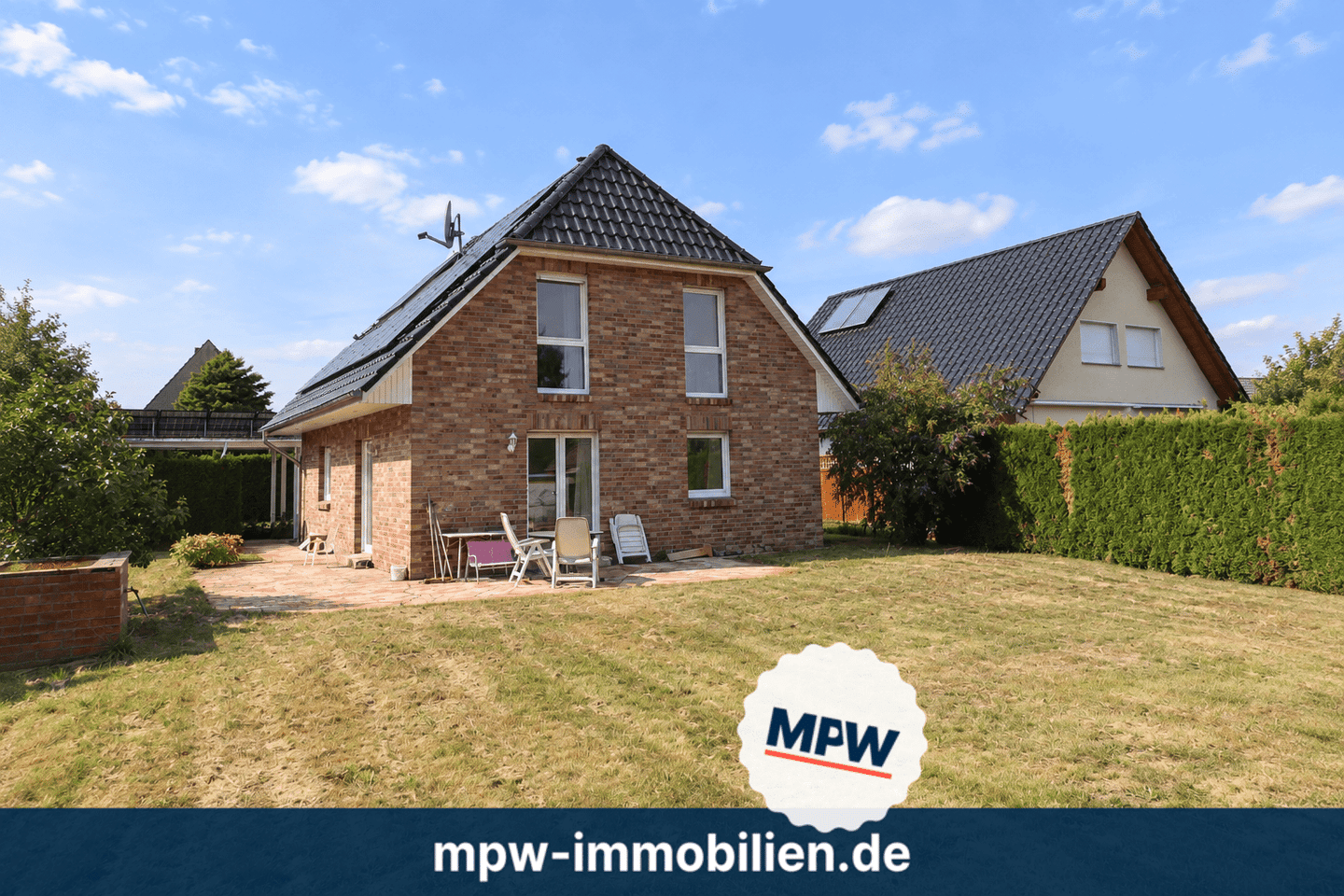 Repräsentatives Einfamilienhaus in Schönefeld: gehobener Wohnkomfort mit Pool und Kamin, 12529 Schönefeld