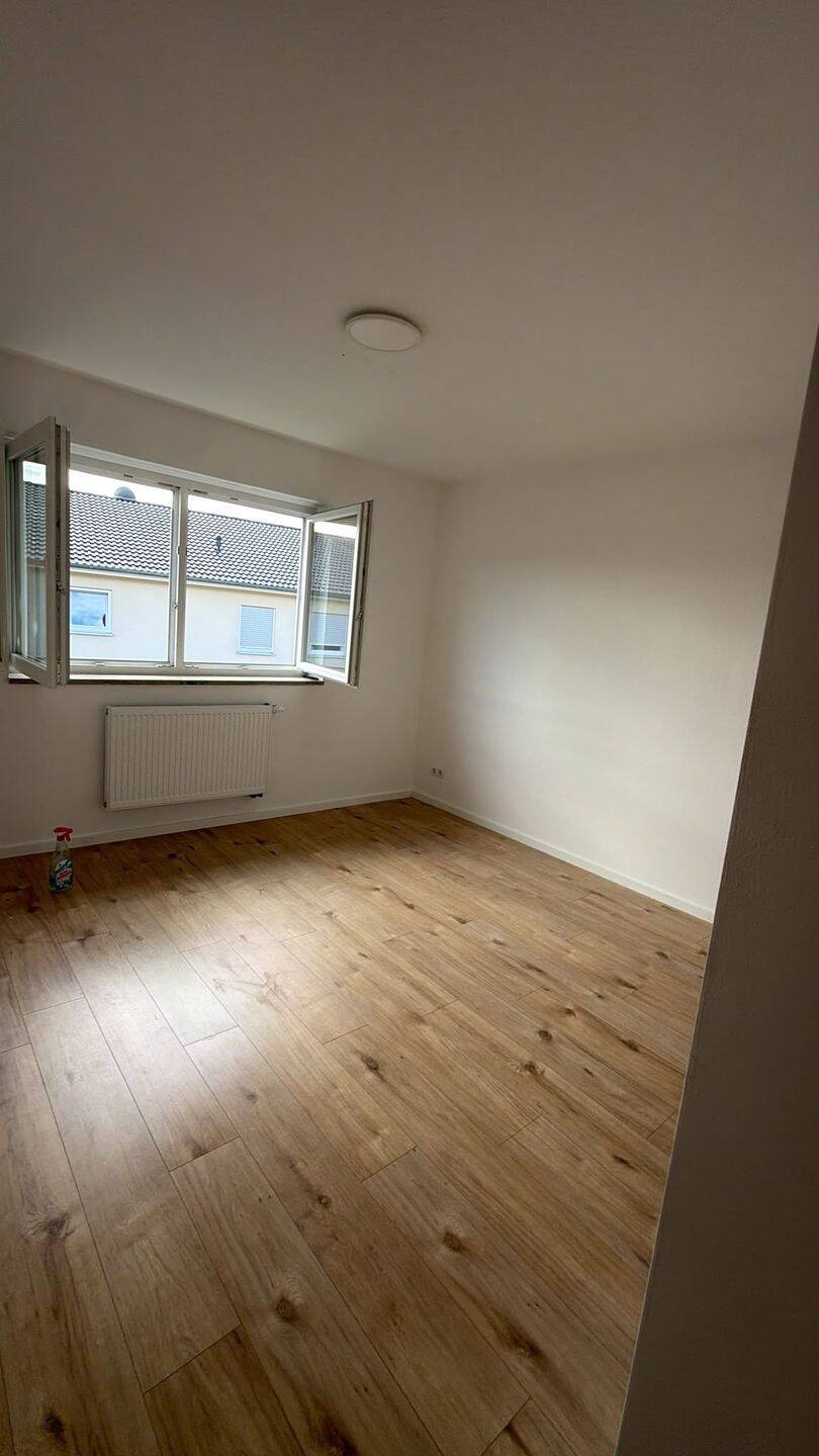 Moderne 3-Zimmer Wohnung mit Balkon im Obergeschoss, 96193 Wachenroth