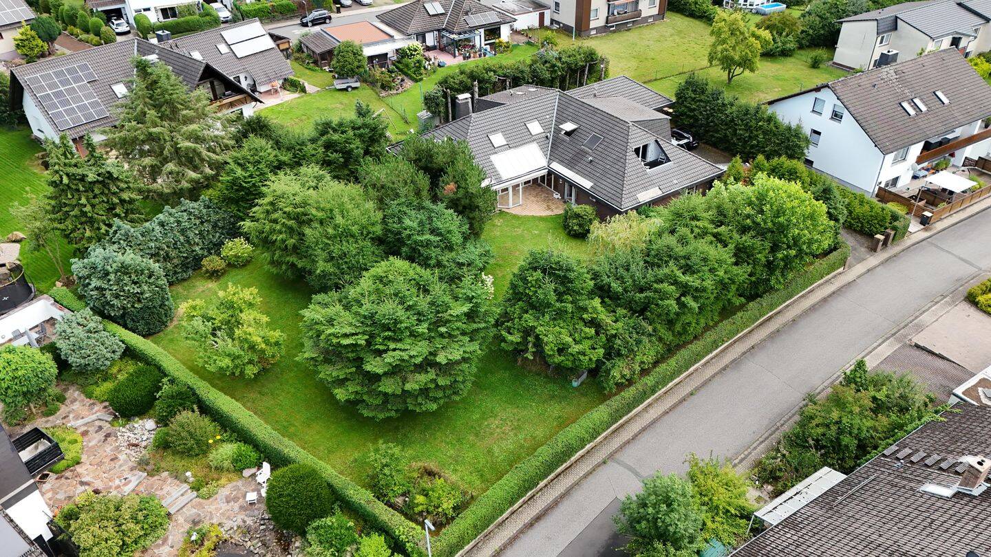 Helle 4 ZKB mit Balkon und Gartennutzung, 34308 Bad Emstal