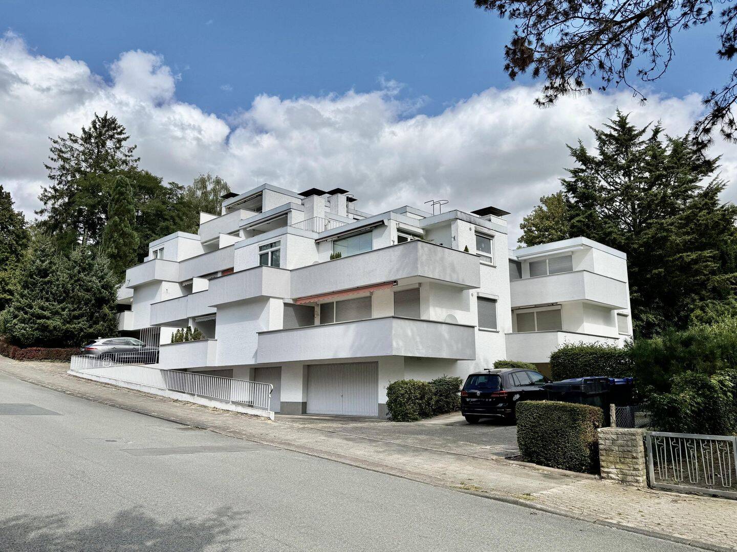Innenstadtnahe 2-Zimmer-Wohnung mit Balkon – vollständig modernisiert, am Fuße des Bombergs, 31812 Bad Pyrmont