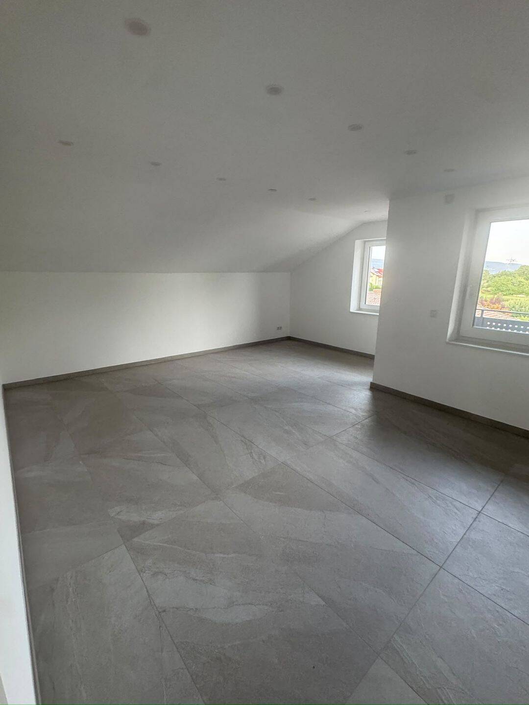 Moderne 3-Zimmer-Dachgeschosswohnung, 68723 Oftersheim