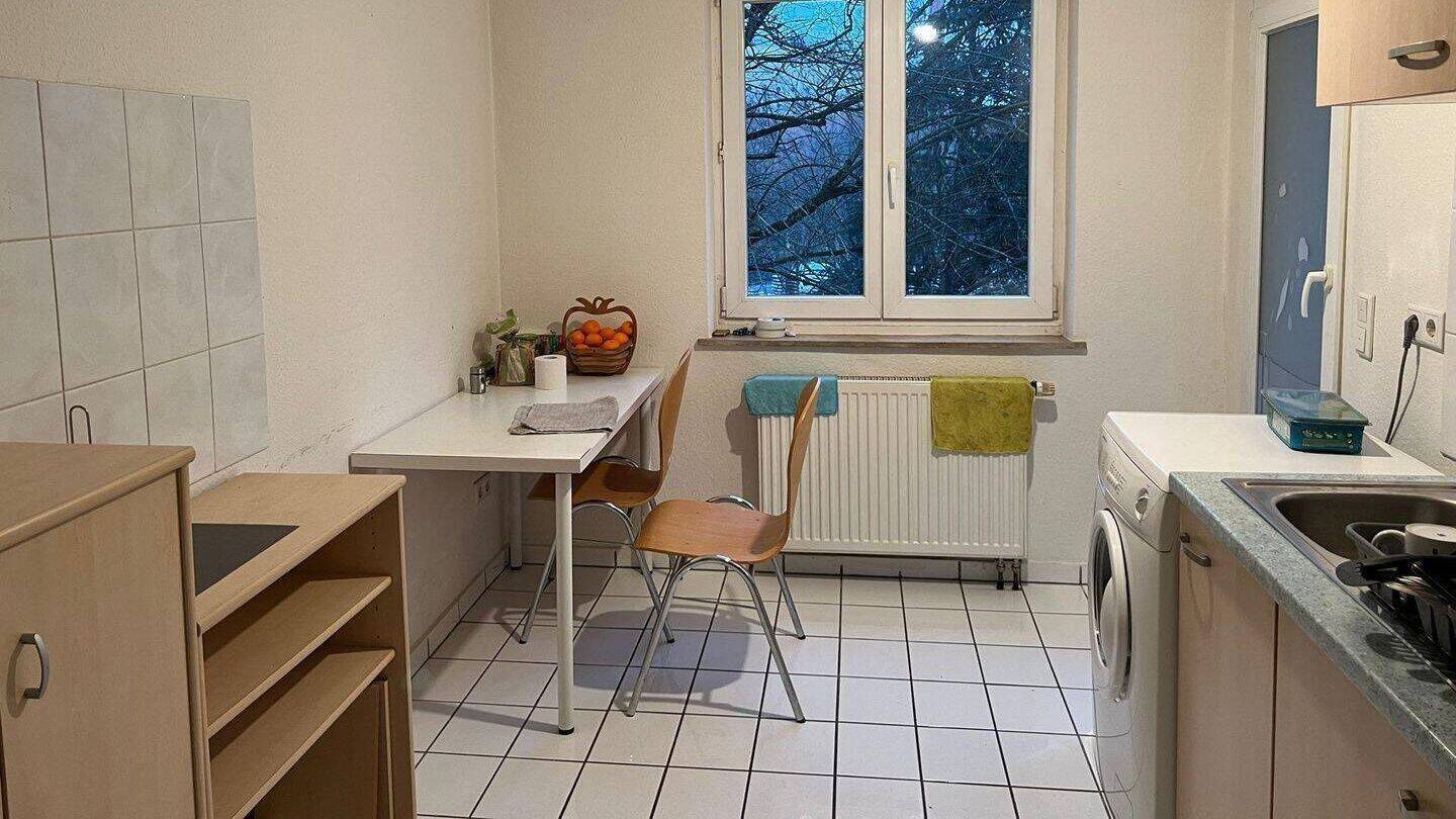 1 Unmöbliertes Zimmer in 2er-Wohngemeinschaft mit Einbauküche und Balkon, 90443 Nürnberg