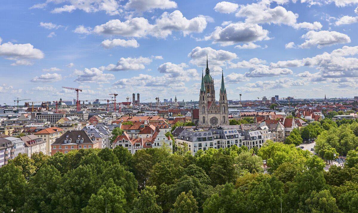Die Theresienwiese vor der Tür. München zu Füßen. Die Alpen am Horizont., 80339 München (Ludwigsvorstadt-Isarvorstadt Schwanthalerhöhe)
