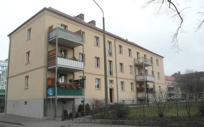 2-R-Wohnung am Theater mit großem Sonnenbalkon, 6844 Dessau-Roßlau (Innenstadt Mildensee Waldersee)