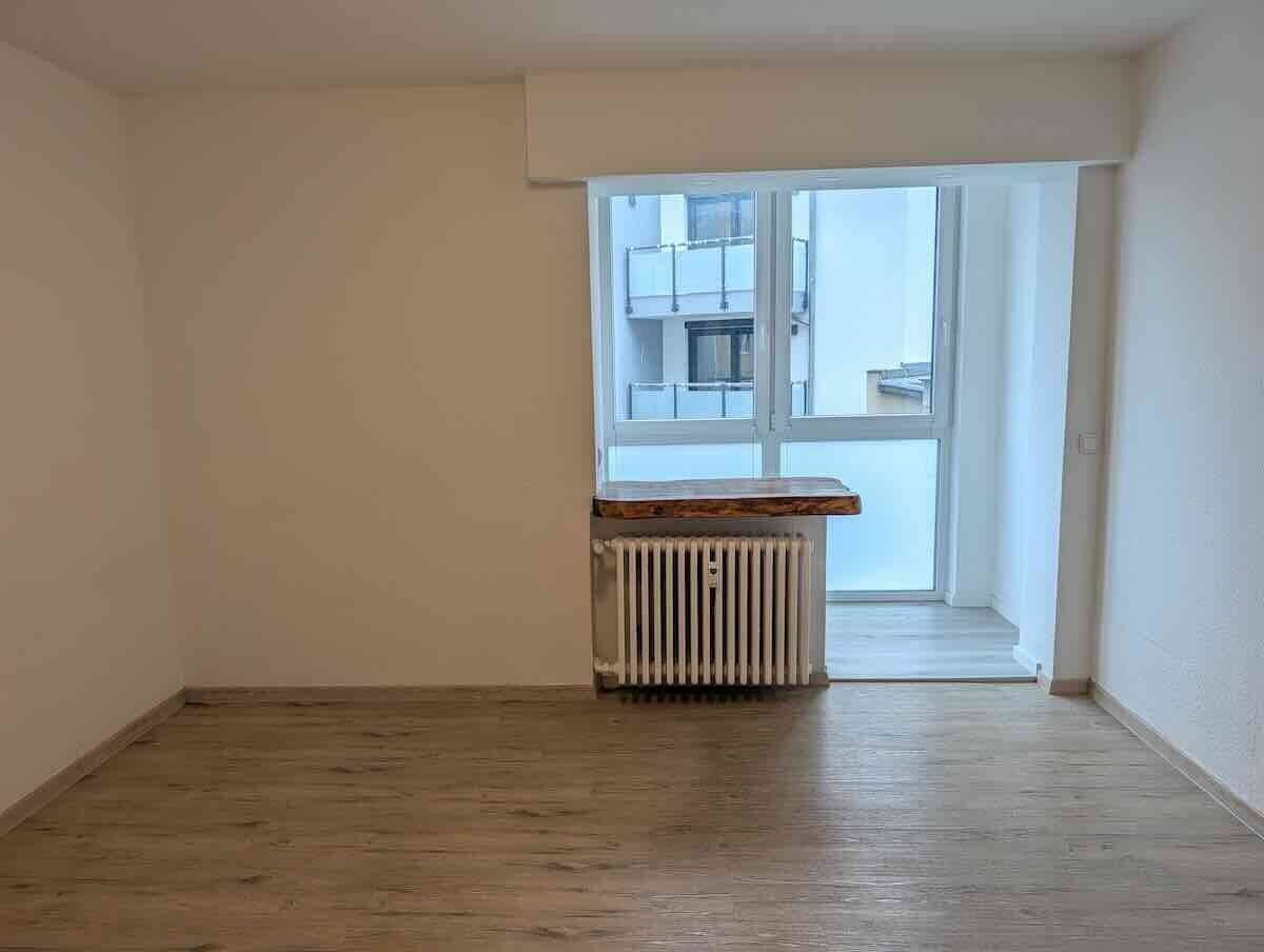 Ruhiges Single-Wohnen im Zentrum: 1-Zi-Whg mit Wintergarten an der Bayreuther Str.!, 90409 Nürnberg (Großreuth h. d. Veste Gärten h. d. Veste Maxfeld Schoppershof)