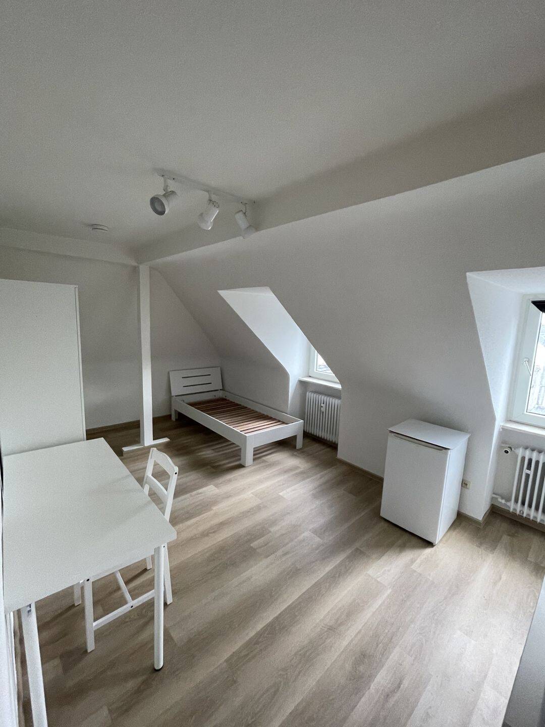 Möbliertes Zimmer in WG am Friedensplatz, 53111 Bonn (Nordstadt Zentrum Südstadt)