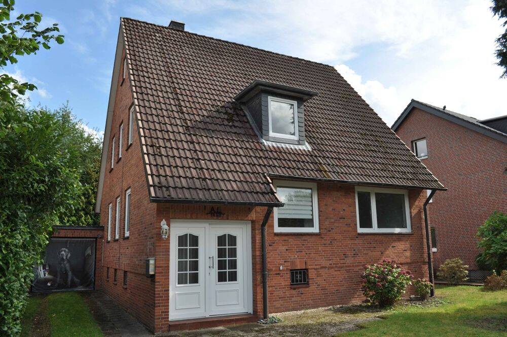 Einfamilienhaus mit Einliegerwohnung auf großem Grundstück in ruhiger und begehrter Lage, 22850 Norderstedt