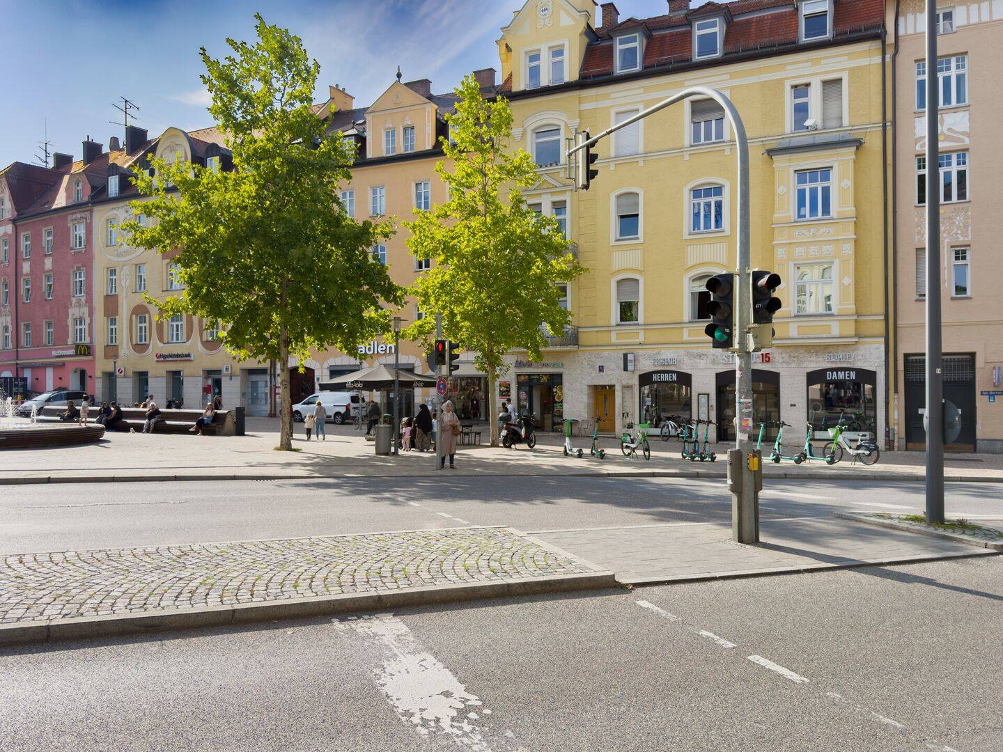 Exklusive 4,5-Zimmer-Altbauwohnung mit Balkon & Klimaanlage in begehrter Lage Am Harras, 81373 München (Sendling Sendling-Westpark)